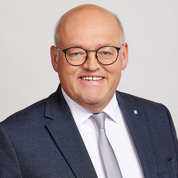 20241023-Portraitaufnahmen_NR_Poettinger-TOPF_p241023-1739_20142549.jpg  